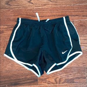 black nike shorts size xs/s
